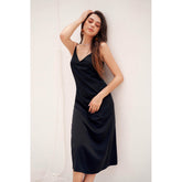Robe midi en soie coupée en biais avec bretelles spaghetti et décolleté en V doux